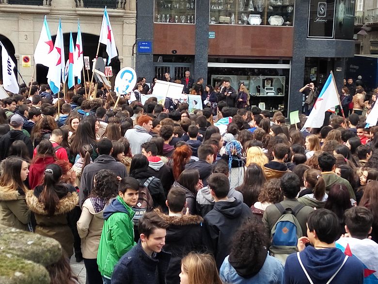 16 04 13 Manifestacionestudantil_Pontevedra_39.jpg